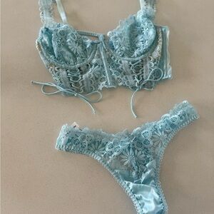 Elegant Lace Bralette and Panty Set in Light Blue